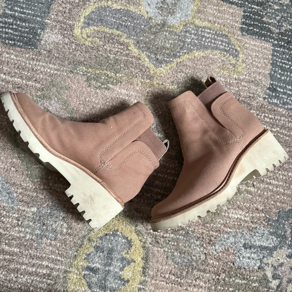 Dolce Vita V-Huey Canvas Boot